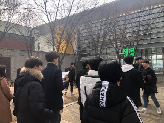 190228 .........